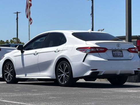Used 2019 Toyota Camry SE w/ Convenience Package FWD image 7