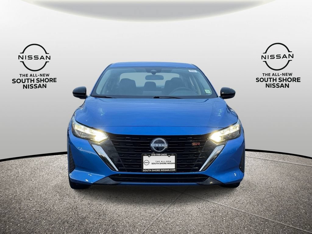 Used 2025 Nissan Sentra SR FWD image 2