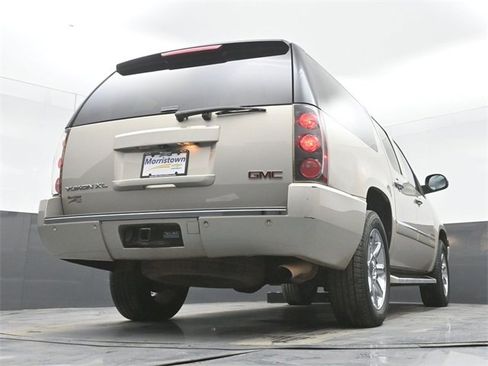 Used 2013 GMC Yukon XL Denali image 49