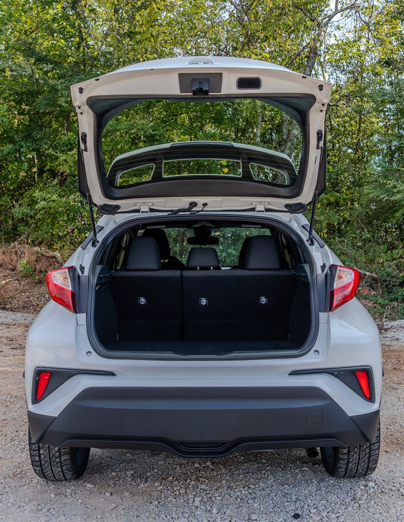 Used 2018 Toyota C-HR XLE FWD image 10