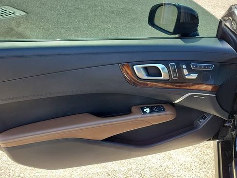Used 2014 Mercedes-Benz SL 550 image 10