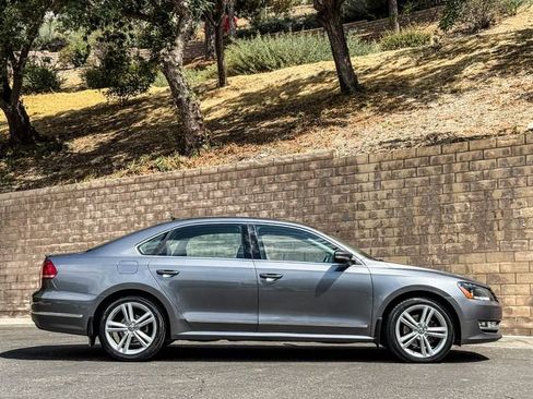 Used 2015 Volkswagen Passat 1.8T SEL Premium FWD image 14
