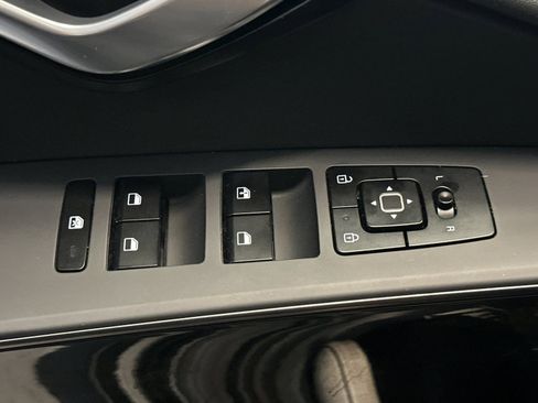 Certified 2023 Kia Niro EX image 14