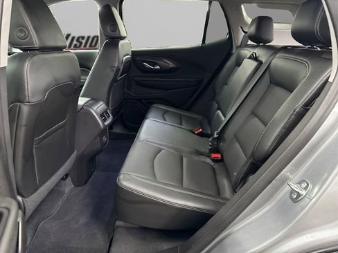 Used 2024 GMC Terrain SLT image 10