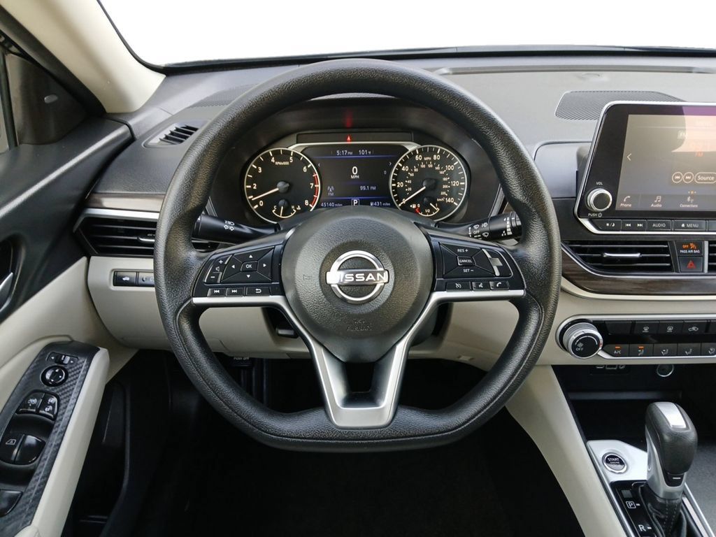 Used 2025 Nissan Altima 2.5 SV FWD image 21