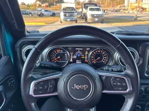 Used 2019 Jeep Wrangler Unlimited Sahara image 22