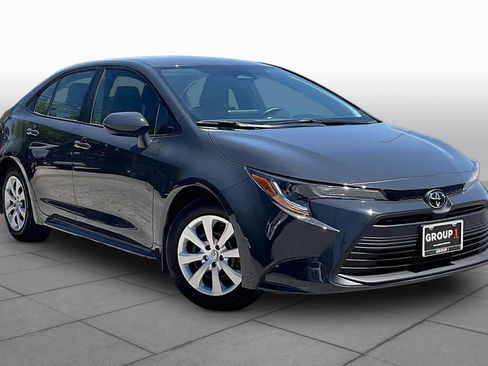 Used 2026 Toyota Corolla LE FWD image 3