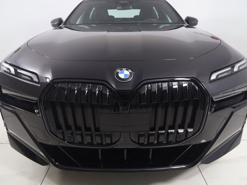 Used 2023 BMW 740i w/ Parking Assistance Package image 55