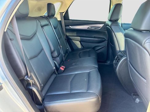 Used 2018 Cadillac XT5 Luxury image 31