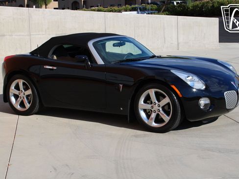 Used 2006 Pontiac Solstice Convertible w/ Premium Package image 8