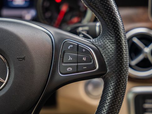 Used 2019 Mercedes-Benz GLA 250 image 28