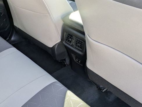 Used 2021 Toyota RAV4 XLE image 32