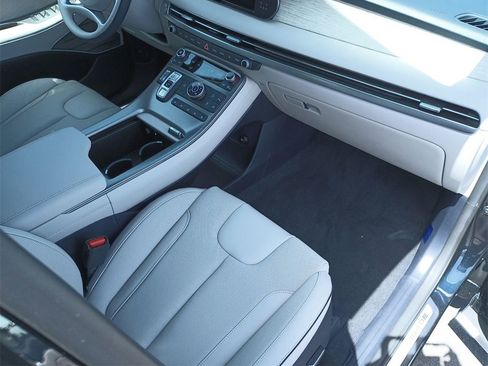 Used 2024 Hyundai Palisade Calligraphy image 19