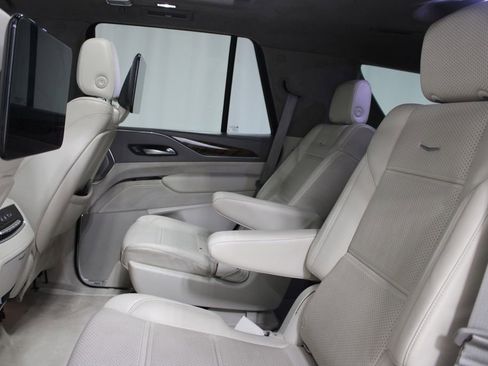 Used 2021 Cadillac Escalade Sport Platinum image 17