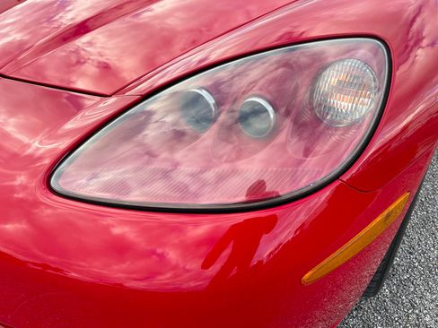 Used 2005 Chevrolet Corvette Coupe w/ Preferred Equipment Group RWD image 33