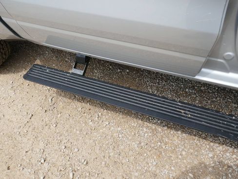 New 2026 RAM 1500 Laramie w/ Laramie Southwest Edition AWD/4WD image 10