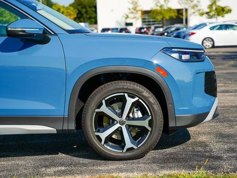 New 2025 Volkswagen Tiguan SE image 43