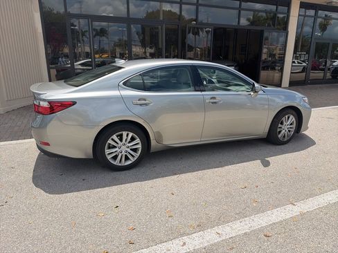 Used 2015 Lexus ES 350 w/ Premium Package image 4