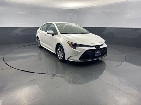 Used 2024 Toyota Corolla LE image 7