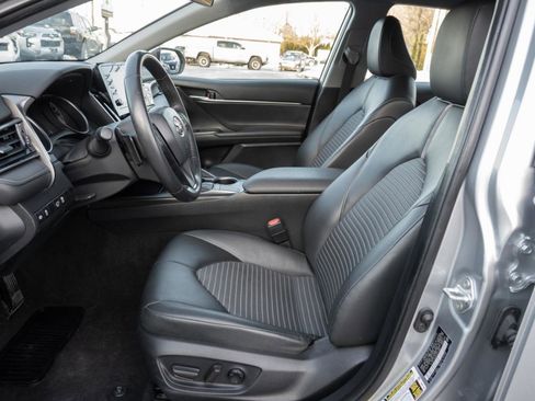 Used 2024 Toyota Camry SE image 14