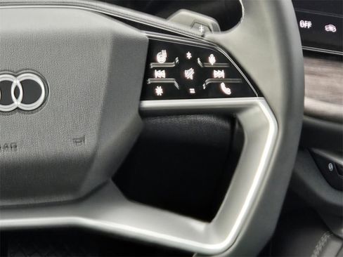 New 2025 Audi Q5 Premium Plus image 16