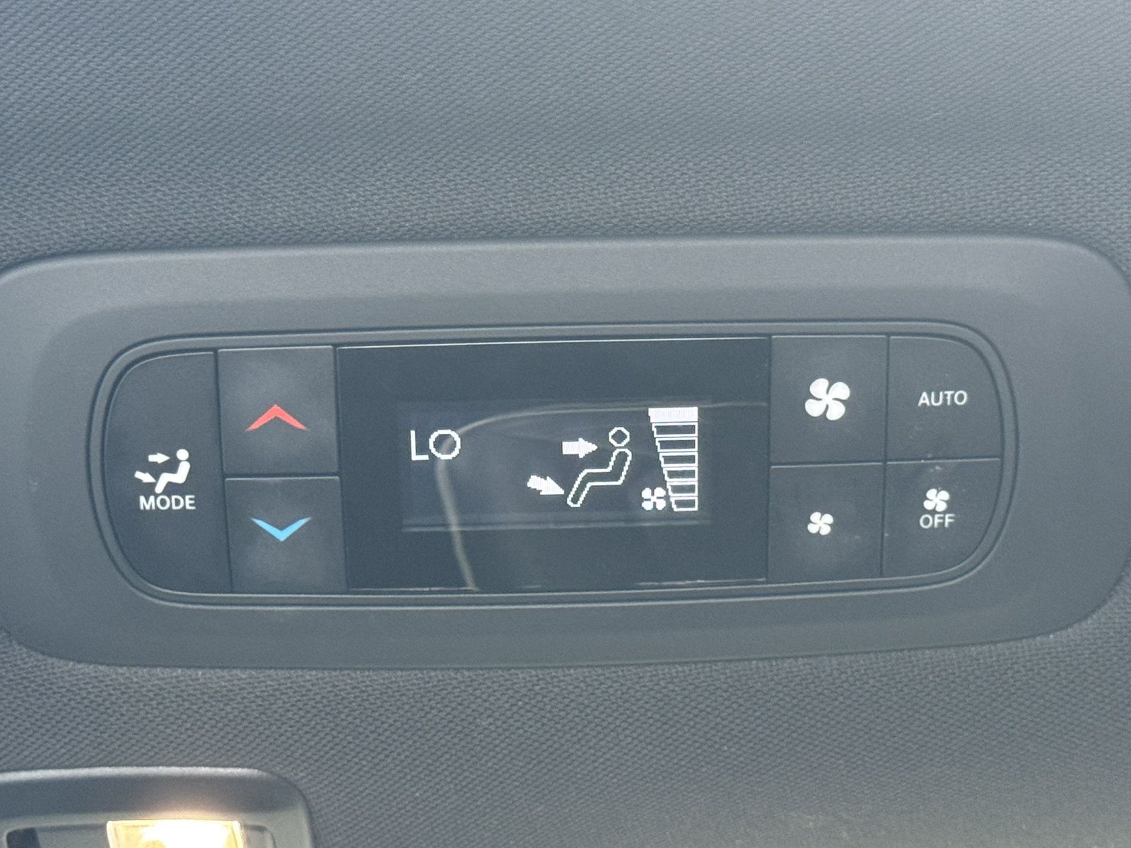 Used 2025 Chrysler Pacifica Limited FWD image 25