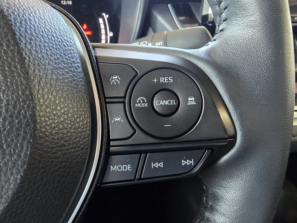 Used 2025 Toyota Corolla SE w/ SE Premium Package FWD image 29