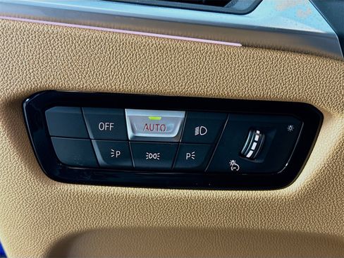 Certified 2023 BMW 330i Sedan w/ M Sport Package image 10