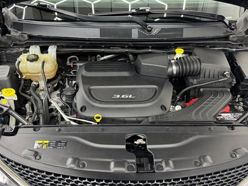 Used 2017 Chrysler Pacifica Limited w/ Advanced Safetytec Group image 23