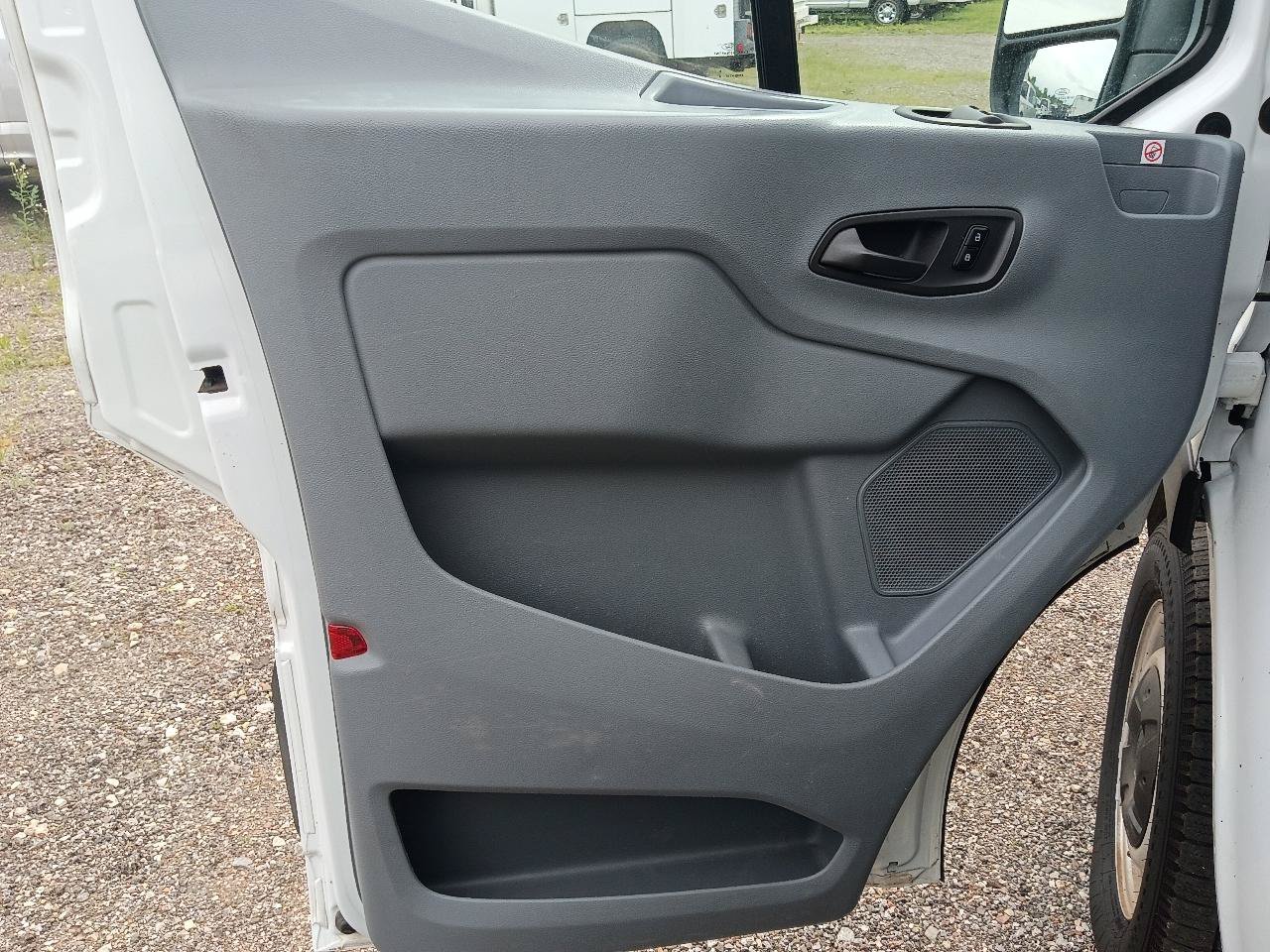Used 2019 Ford Transit 150 130 Low Roof RWD image 8