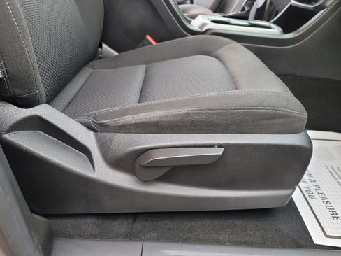 Used 2015 Chevrolet Colorado LT image 24