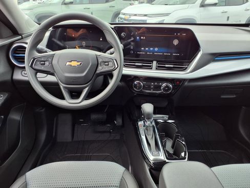 New 2025 Chevrolet Trax LT FWD image 15