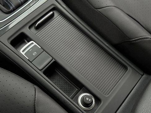 Used 2019 Volkswagen e-Golf SEL Premium image 22