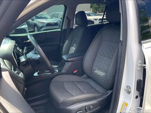 Used 2019 Chevrolet Equinox LT FWD image 25