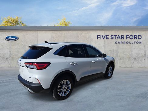 Used 2020 Ford Escape SE image 9