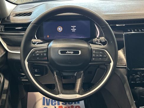 Used 2023 Jeep Grand Cherokee L Limited AWD/4WD image 29