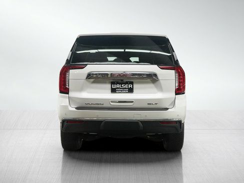 Used 2024 GMC Yukon XL SLT w/ SLT Luxury Package AWD/4WD image 4