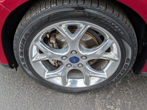 Used 2014 Ford Focus Titanium FWD image 19