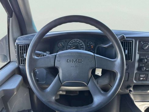 Used 2007 GMC Savana 3500 RWD image 32