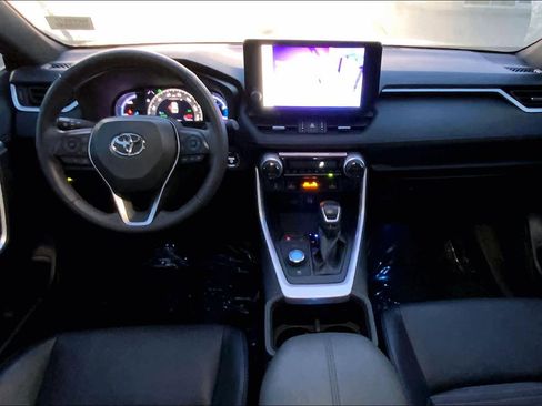 Used 2024 Toyota RAV4 XSE AWD/4WD image 15