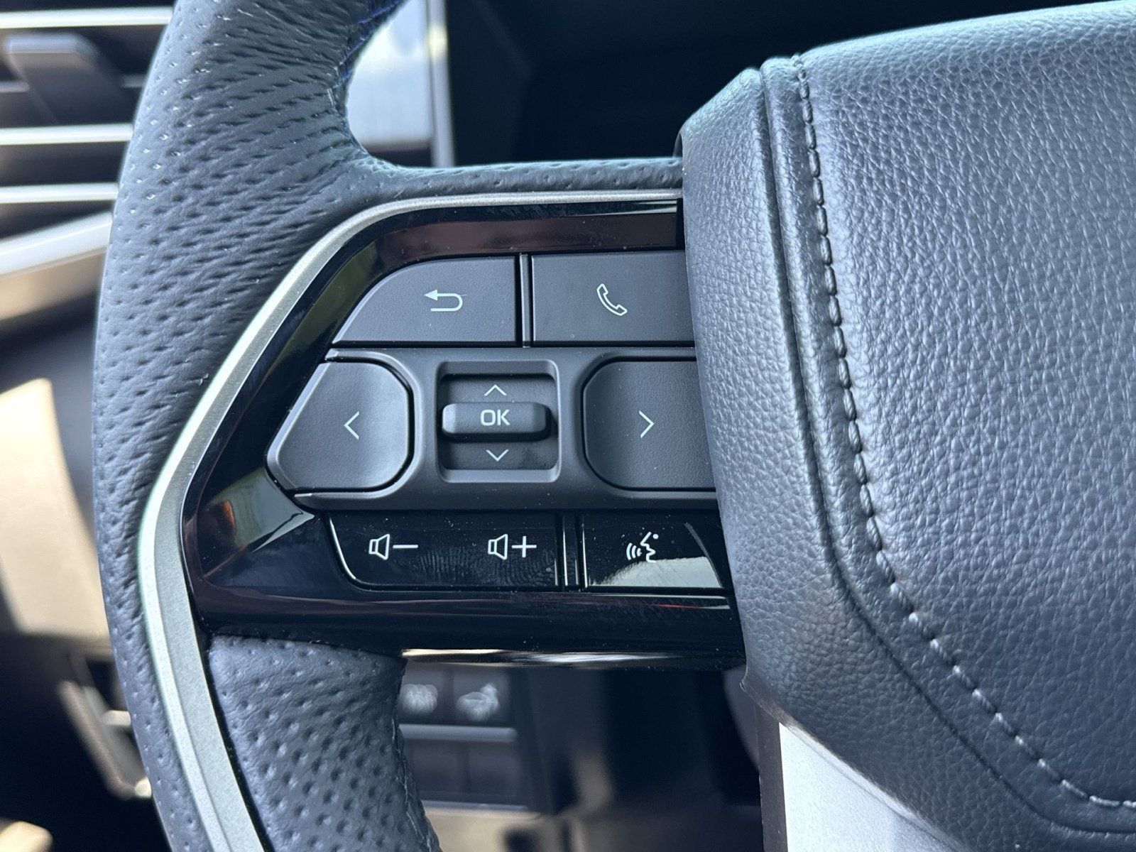 New 2026 Toyota Sequoia Platinum AWD/4WD image 57