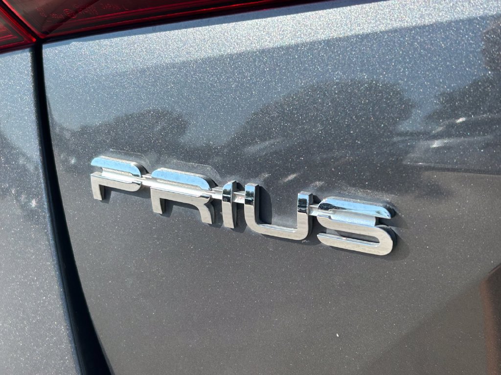 Used 2020 Toyota Prius XLE FWD image 12