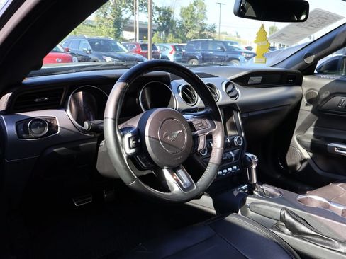 Used 2018 Ford Mustang Premium RWD image 9