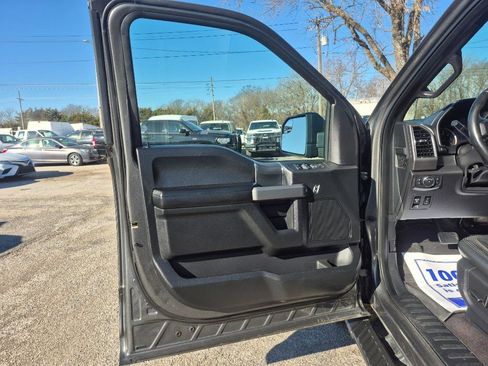 Used 2018 Ford F150 XLT w/ Equipment Group 302A Luxury image 10