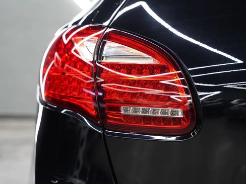 Used 2014 Porsche Cayenne AWD/4WD image 20
