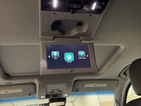 Used 2018 GMC Yukon SLT image 8