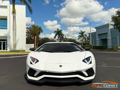 Used 2018 Lamborghini Aventador S image 6