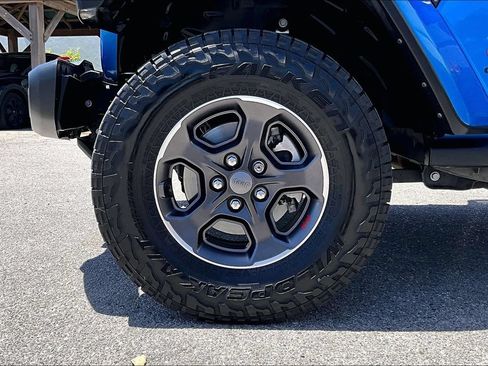 Used 2022 Jeep Gladiator Rubicon AWD/4WD image 35