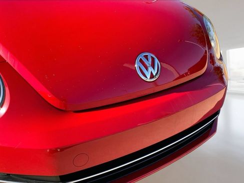 Used 2013 Volkswagen Beetle 2.0T FWD image 26