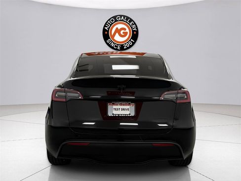 Used 2020 Tesla Model Y Long Range image 6